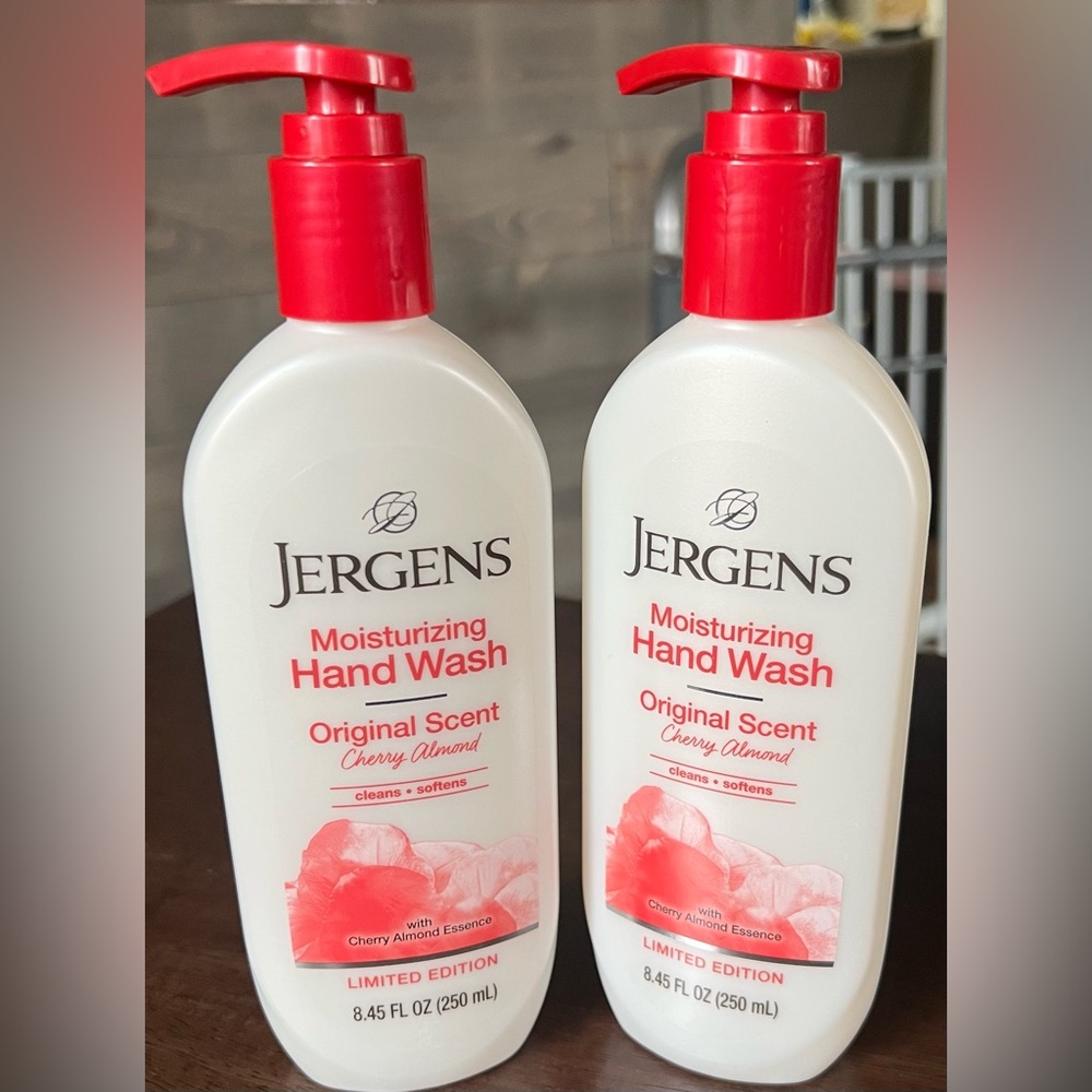 Jergens Moisturizing Hand Wash Original Cherry Almond Scent Limited Edition X 2